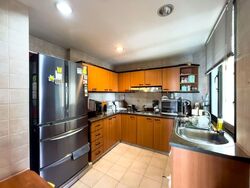 Simsville (D14), Condominium #548417211